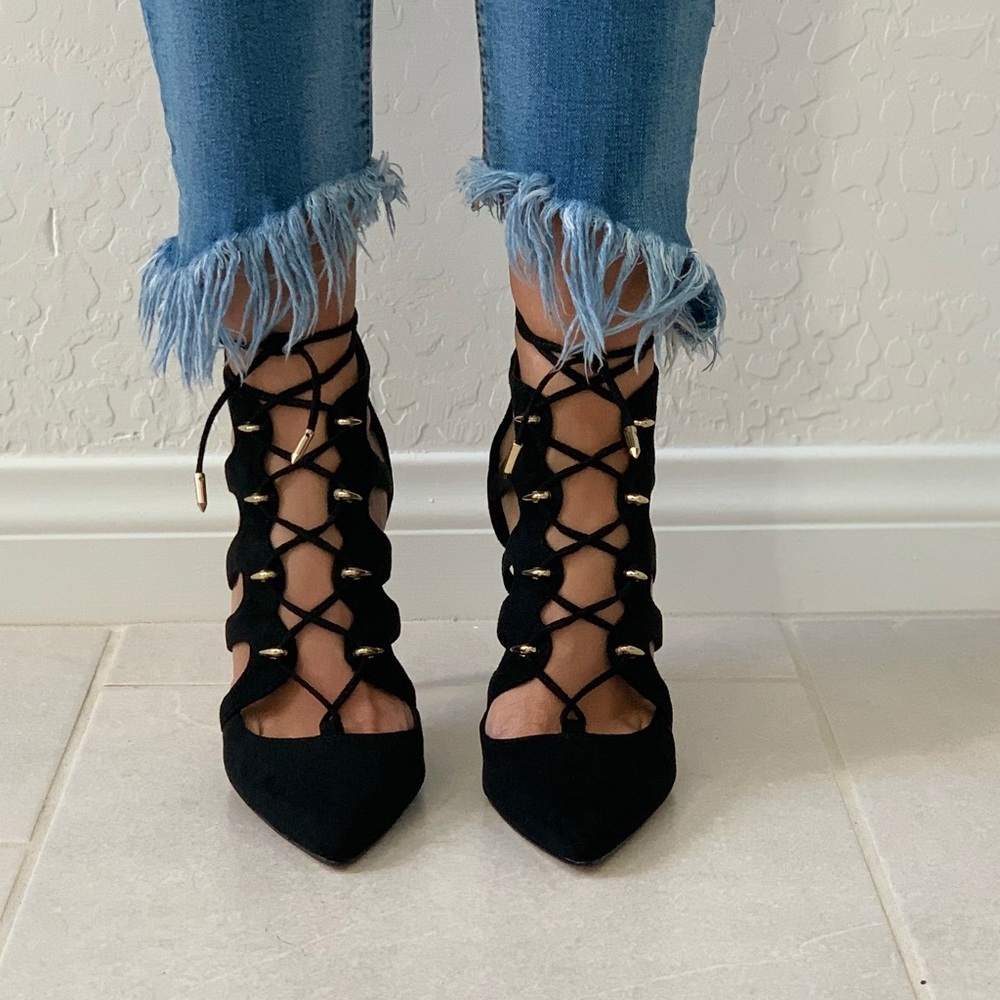 Black Lace Detail Cut Out Pointy Toe Stiletto Pump - Picture 7 of 7